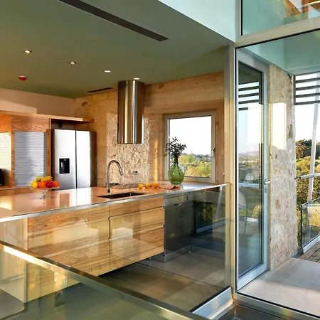 Olives And Thyme Retreat * ハニア