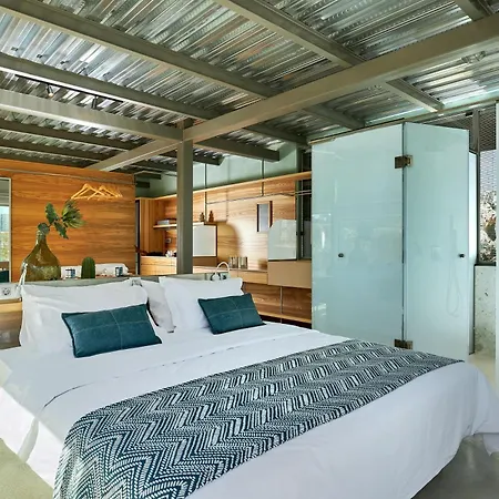 Olives And Thyme Retreat ハニア